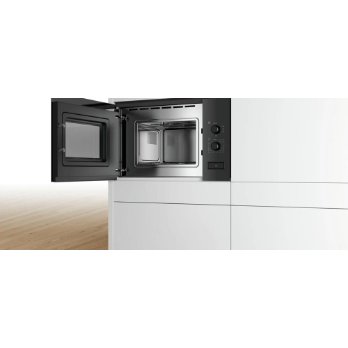 Встраиваемая микроволновая печь Bosch BFL520MB0